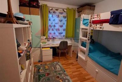 Etaj 2 - Galata Biserica Galbena, 3 camere decomandat, mobilat - 2