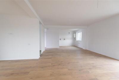 Vila in aliniament arhtectural luminos,  Sanpetru - 9