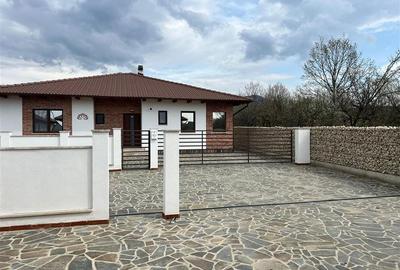 Casa finisata cu 3 dormitoare - 1