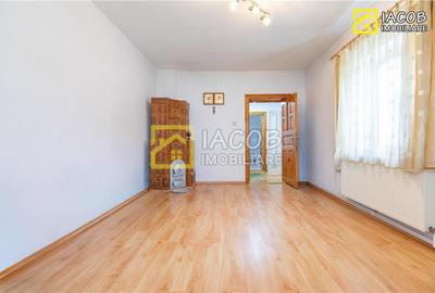 Casa, anexe, 3762 mp teren, 25000 mp padure, Comanesti, jud. Bacau - 35