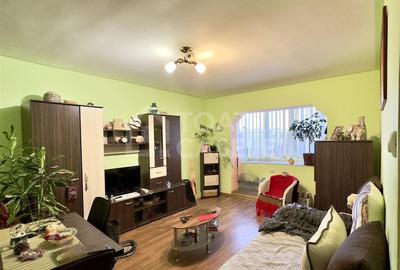 Apartament cu 3 camere, etaj intermediar, zona Dunarii - 1