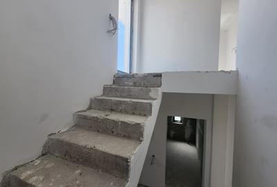 Casa individuala , 4 camere, 3 bai, garaj 26 mp , terasa 40 mp, VALEA ADANCA - 22