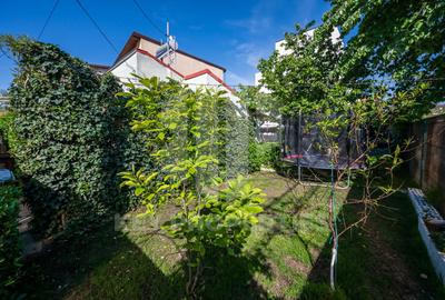 Casa parter,  situata pe colt, teren 300 mp, acces dublu - 17