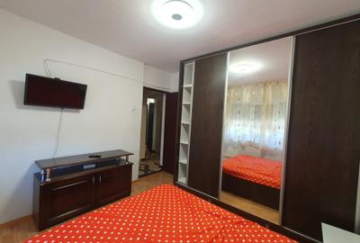 Inchiriez apartament 3 camere zona 300 - 4