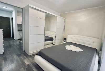 Apartament cu 2 camere semidecomandat, mobilat în Tractorul