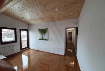 Casa pe 2 niveluri la curte 4 dormitoare 3 băi balcon zona Piata Cluj - 3