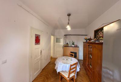 Apartament decomandat 70 mp utili 2 bai pivnita si curte 58 mp Central - 12
