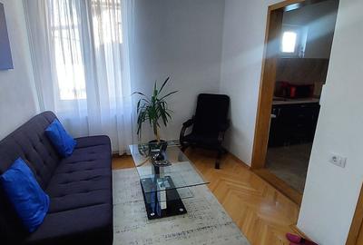 Casă cu 4 camere în Sub Arini