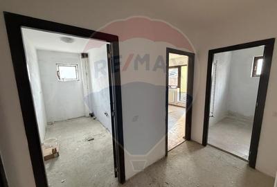 Apartament cu 3 camere de vânzare în zona Central - 7