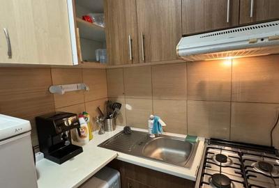 Se închiriază garsoniera , Bulevardul Poitiers 2 , are 20 mp, etajul 2/4 - 3