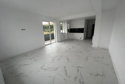 Apartament cu 2 camere semidecomandat în Florești