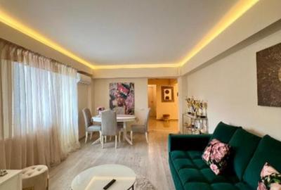 Apartament cu 3 camere decomandat, mobilat în Decebal