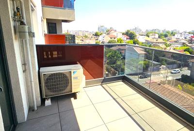 Apartament nemobilat su.83mp. pt.Birouri sau de locuit- zona Trocadero - 1