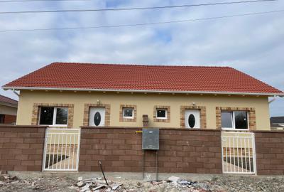 Casă cu 3 camere în Bucovăț (Remetea Mare)