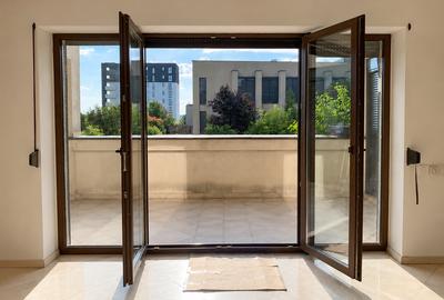 Apartament cu 4 camere în Băneasa
