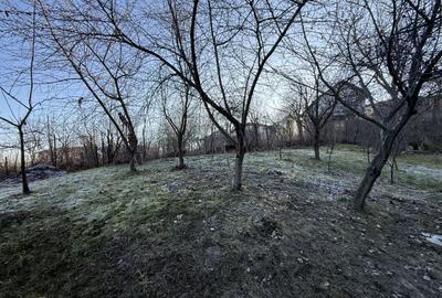 Casa demolabila  și teren 800mp cu toate utilitățile deschidere 26,5mp - 27