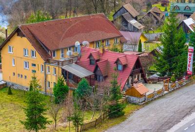 Unitate turistică cu 20 camere de vânzare în Timisu de Jos, DN1 - 2