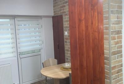 Închiriez garsonieră confort l decomandată zona centrală (lângă școala Sf.Andrei - 1