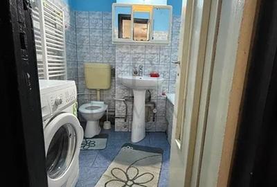 DAMBOVITA - ETAJ 2 - DECOMANDAT - 3 CAMERE - CENTRALA PROPRIE - 4