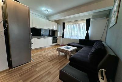 Apartament cu 3 camere semidecomandat în Florești