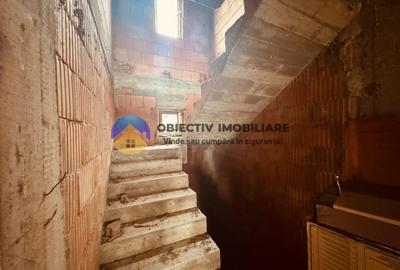 Vila la rosu  + teren 500 mp de vânzare – Zona Fermelor - 14