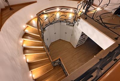 Casă individuală cu 5 camere în Bucium