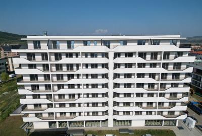 Apartament cu 3 camere semidecomandat în Florești