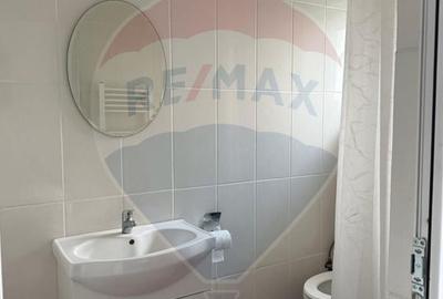 Casă / Vilă cu 8 camere de vânzare în zona Central - 18