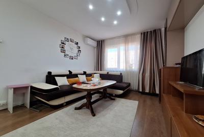 Apartament cu 4 camere semidecomandat, mobilat în Dacia