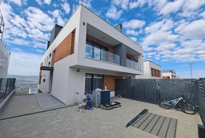 Duplex cu 5 camere în Iris