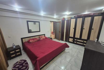 Apartament cu 3 camere decomandat în Obor