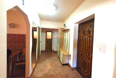 Inchiriez apartament 2 camere Vlaicu, decomandat, etaj 2, centrală gaz - 11