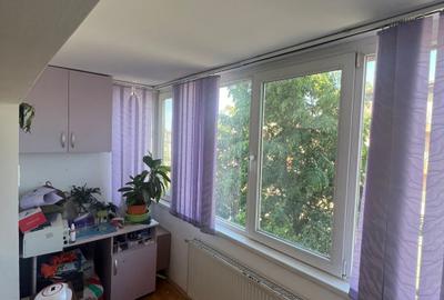 Garsonieră decomandată, mobilată în Torontalului