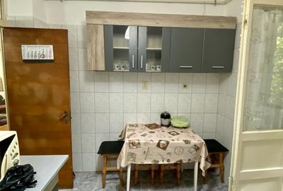 Militari, Gorjului, zona Apusului, et. 1/4, bloc 1980,2 bai - 5
