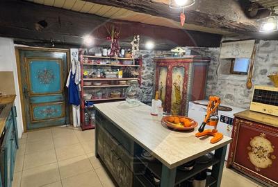 Reședință cu farmec aparte în inima Cisnădioarei - 9