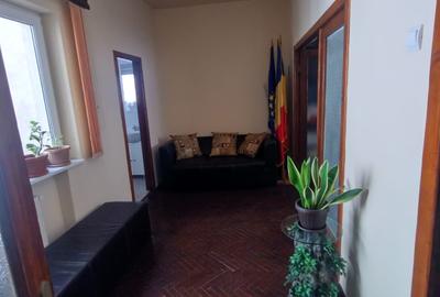 OFERTA DEOSEBITA   PIATA UNIRIII APARTAMENT CU 2 CAMERE ST 55 MP PRET.74000 EURO - 1