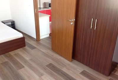 Inchiriez apartament cu 3 camere Ared UTA - 3