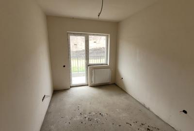 Apartament de 3 camere, semifinisat, zona Tera - 5