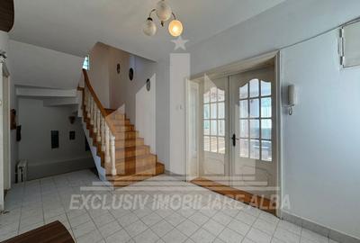 Casa individuala | De inchiriat | 320 mp | 750 mp teren | Cetate - 3