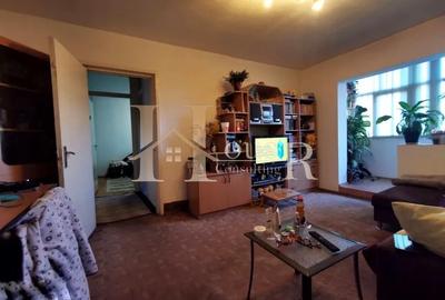 Apartament cu 3 camere semidecomandat în Dâmbovița