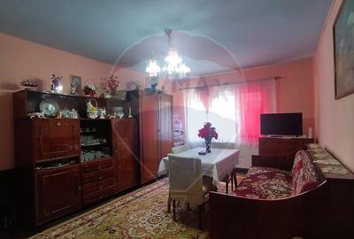 Apartament cu 2 camere de vânzare Șimleu Silvaniei, Comision 0% - 4