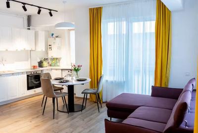 Apartament cu 3 camere semidecomandat, mobilat în Florești