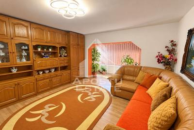 Apartament cu 2 camere decomandat, mobilat în Freidorf