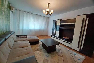 Apartament cu 3 camere decomandat, mobilat în Central