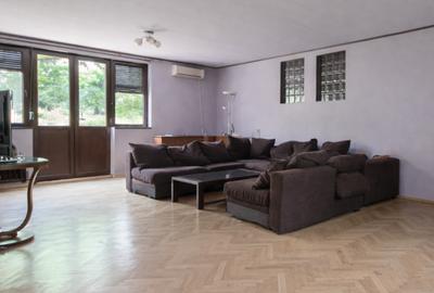 Apartament Romana, Caderea Bastiliei - 3