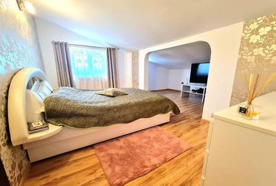 Vila P+M Chercea Pod Apollo, 4 camere, 300 mp,  curte betonata și generoasa - 1