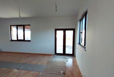 MEGA OCAZIE SE VINDE VILA IN SNAGOV-CIOFLICENI - DESCHIDERE LA LAC - 369000 Euro - 17