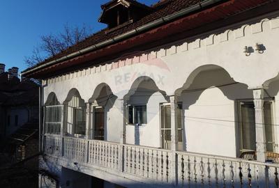 Casa de vânzare in centrul orașului Câmpulung la preț de apartament - 5