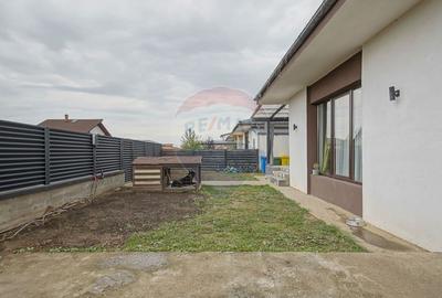 Vilă modernă, cu garaj, panouri și pompă de căldură, Cristian - 26
