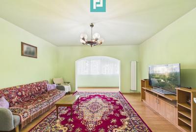 Apartament cu 5 camere decomandat, mobilat în Polivalentă